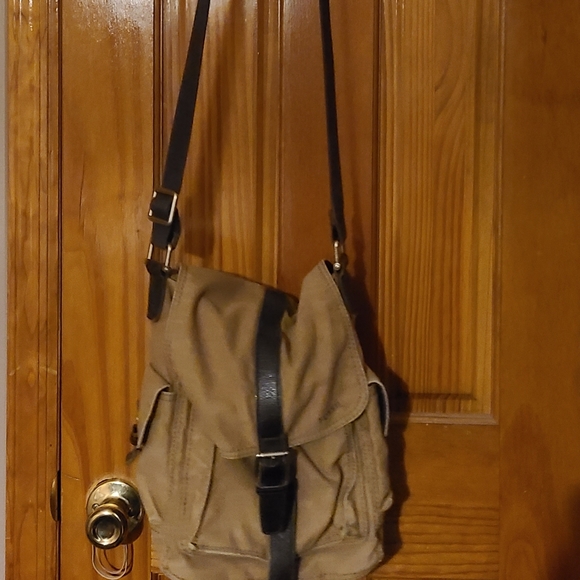Used Fossil Satchel Bag Tan Over the Shoulder - Picture 7 of 8